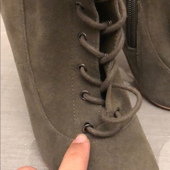 Stylish green Steve Madden booties in Olive Green - Picture 3 of 7